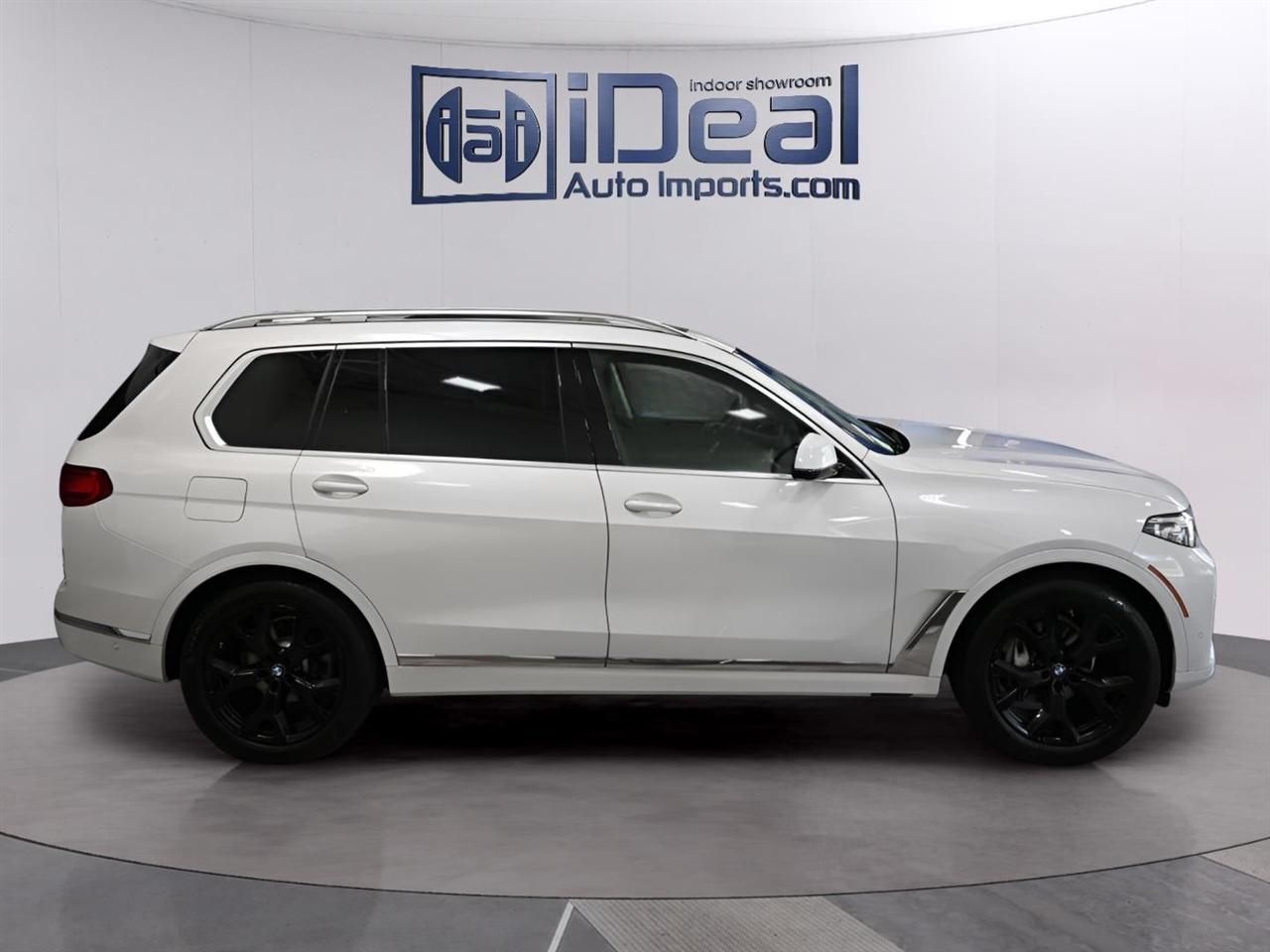 BMW X7 xDrive40i Sports Activity Vehicle 2021