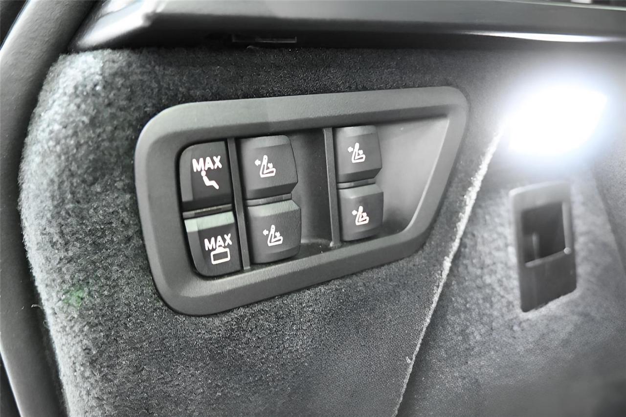 BMW X7 xDrive40i Sports Activity Vehicle 2021
