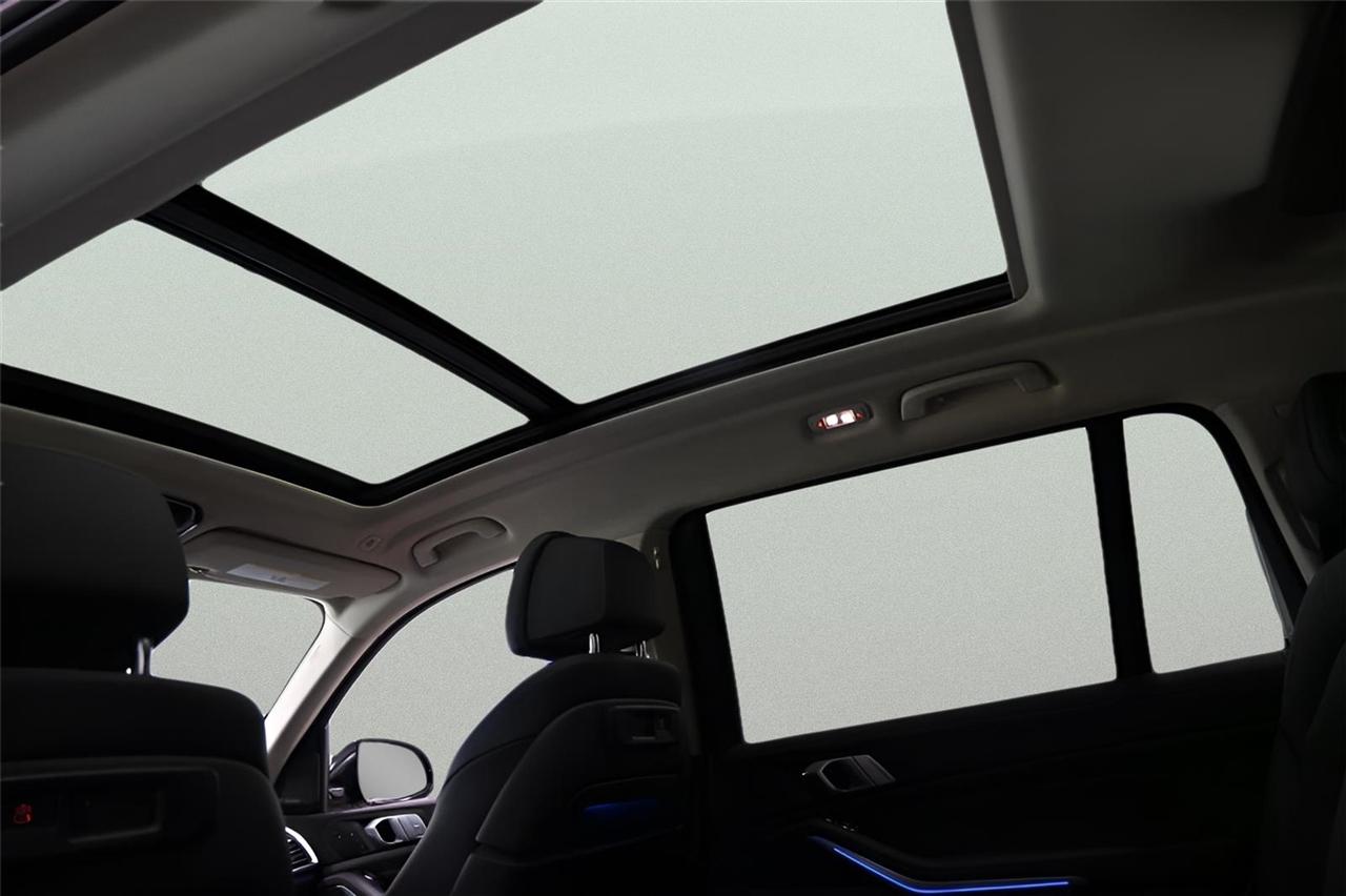 BMW X7 xDrive40i Sports Activity Vehicle 2021