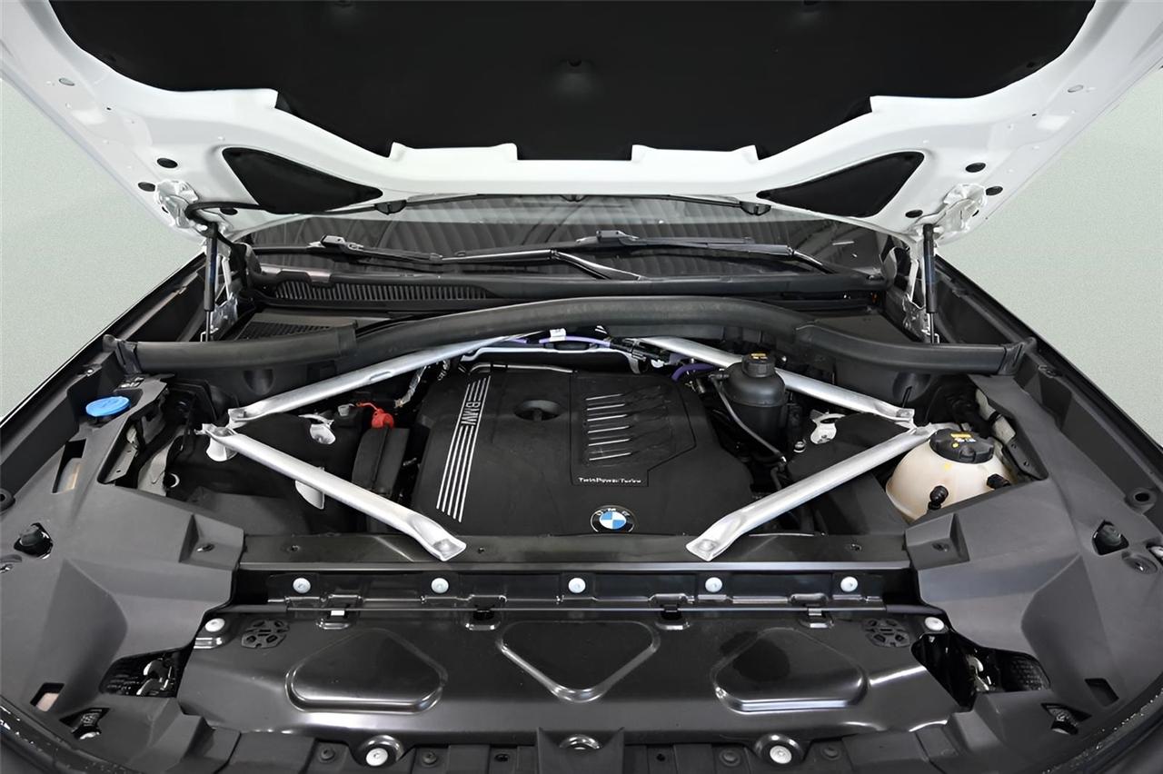 BMW X7 xDrive40i Sports Activity Vehicle 2021