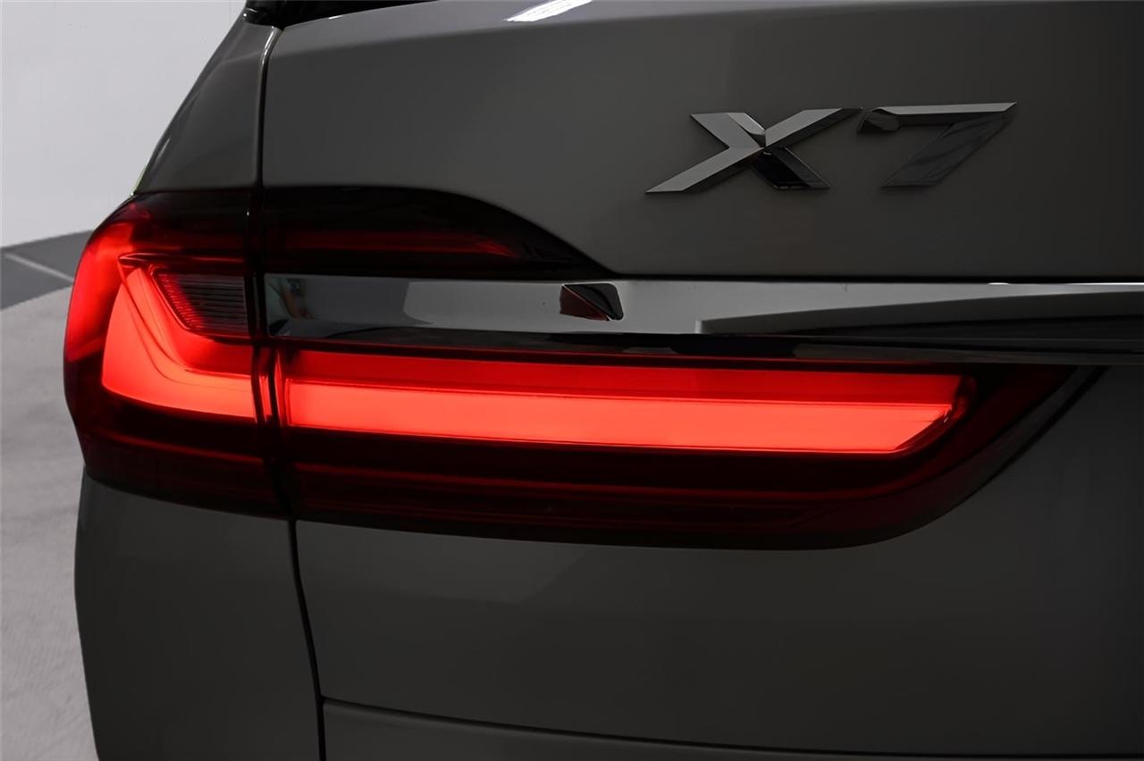 BMW X7 xDrive40i Sports Activity Vehicle 2021