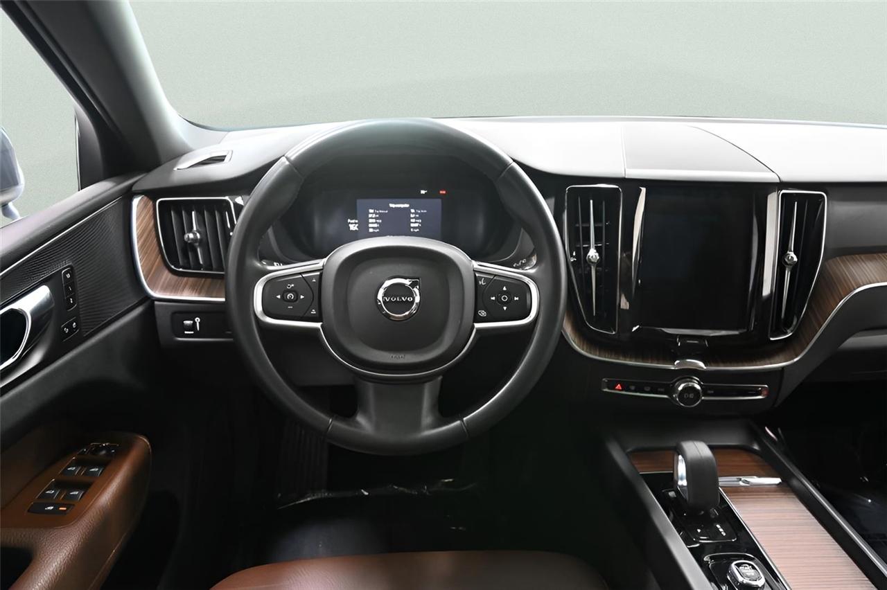 Volvo XC60 B5 AWD Momentum 2022