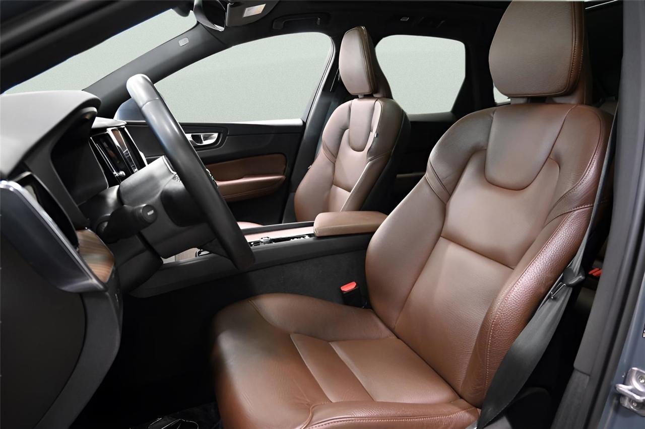 Volvo XC60 B5 AWD Momentum 2022