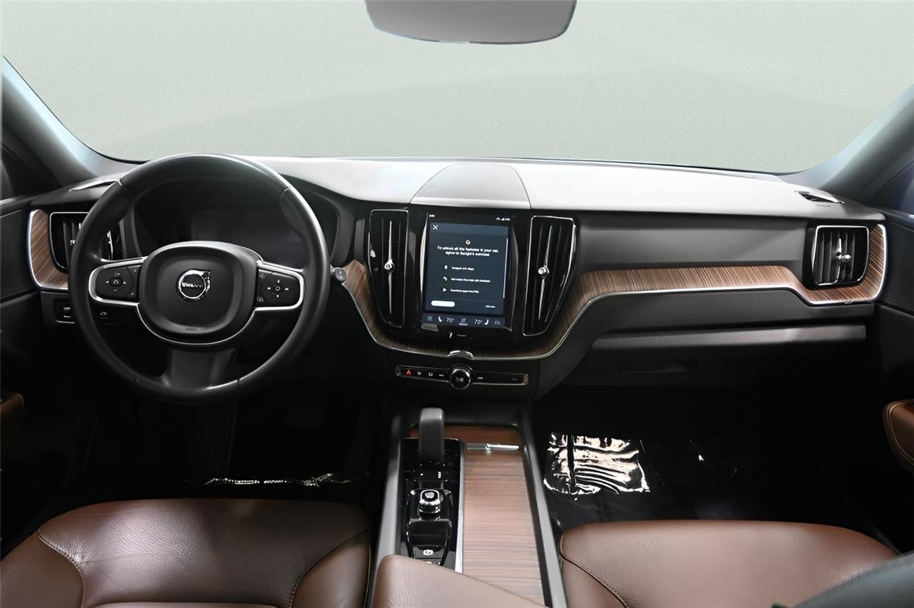 Volvo XC60 B5 AWD Momentum 2022