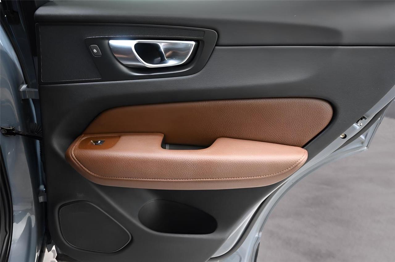 Volvo XC60 B5 AWD Momentum 2022