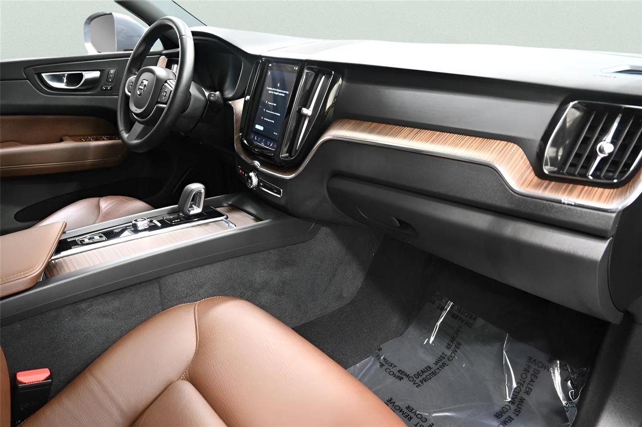 Volvo XC60 B5 AWD Momentum 2022