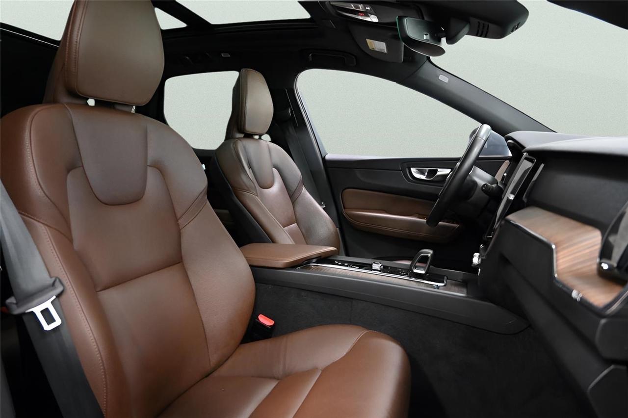 Volvo XC60 B5 AWD Momentum 2022