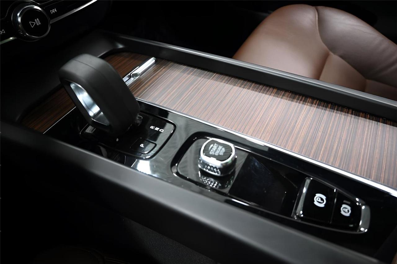 Volvo XC60 B5 AWD Momentum 2022