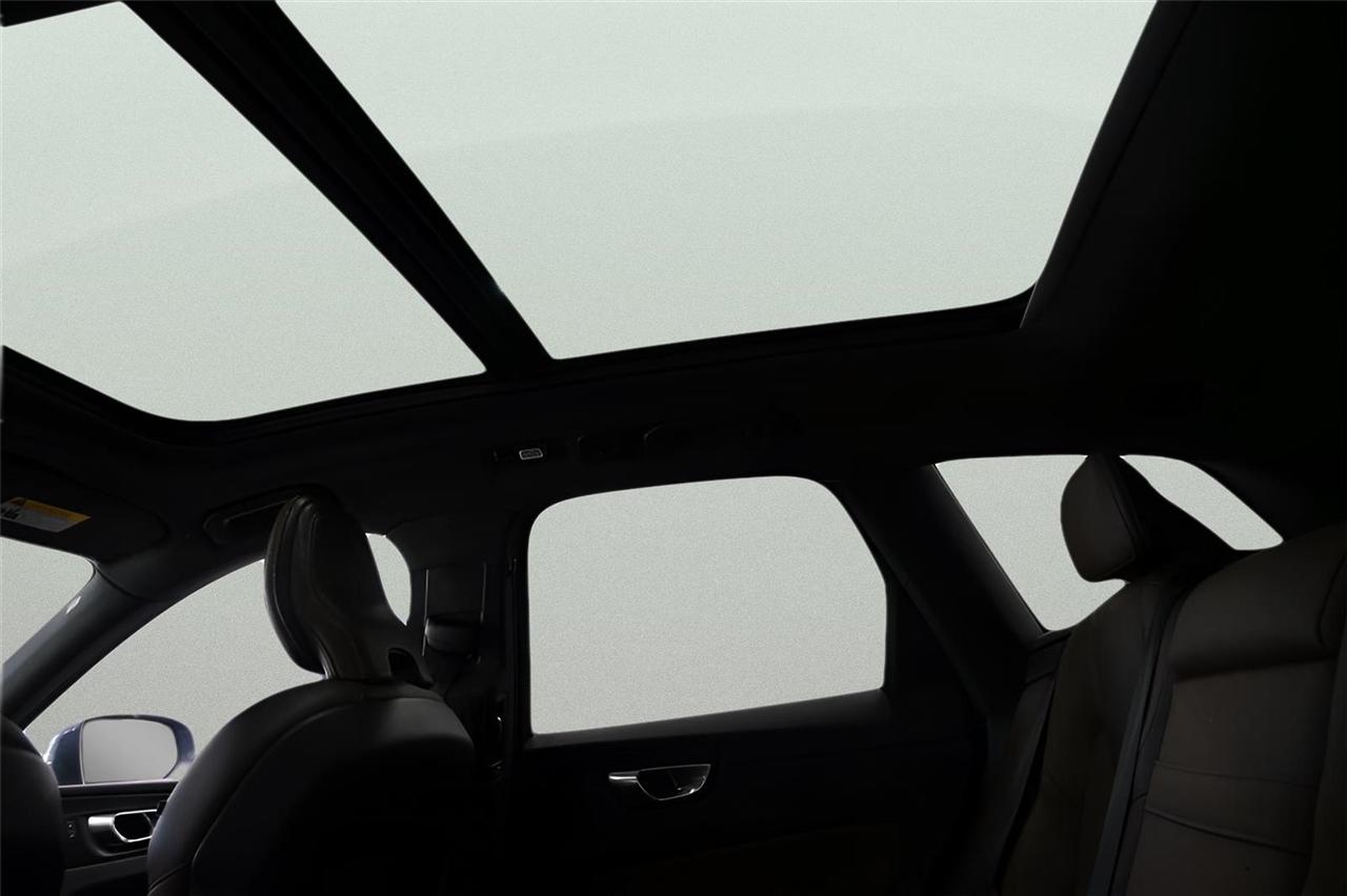 Volvo XC60 B5 AWD Momentum 2022