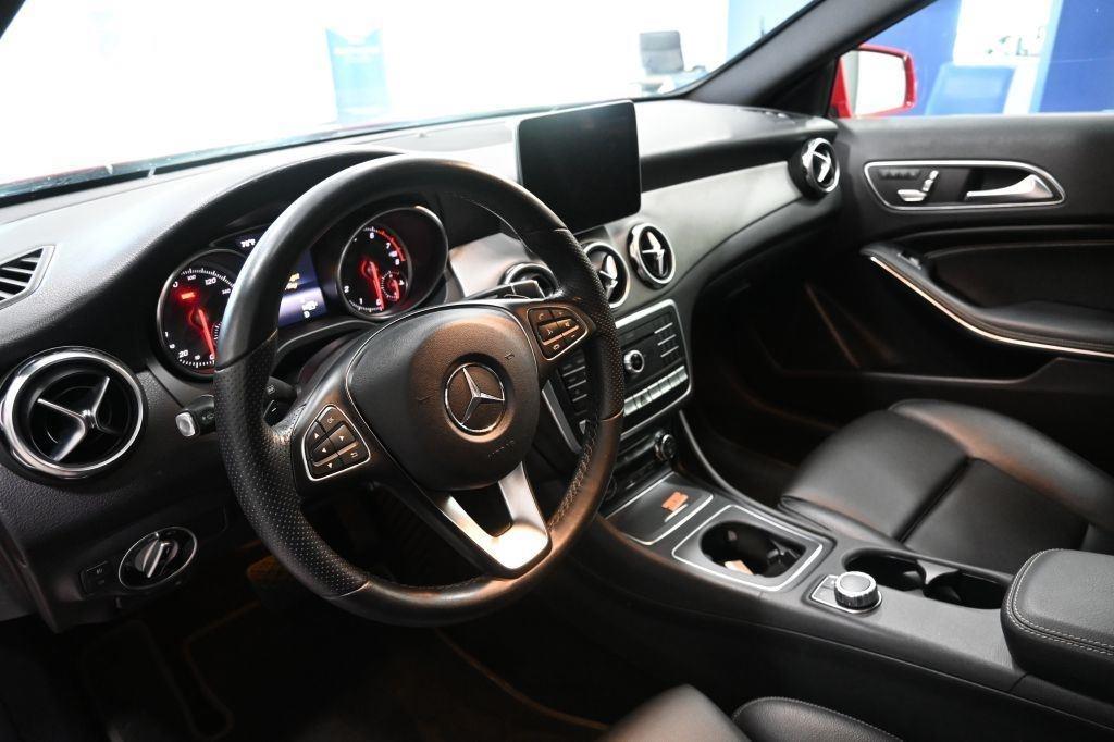 Mercedes-Benz GLA GLA 250 4MATIC SUV 2019