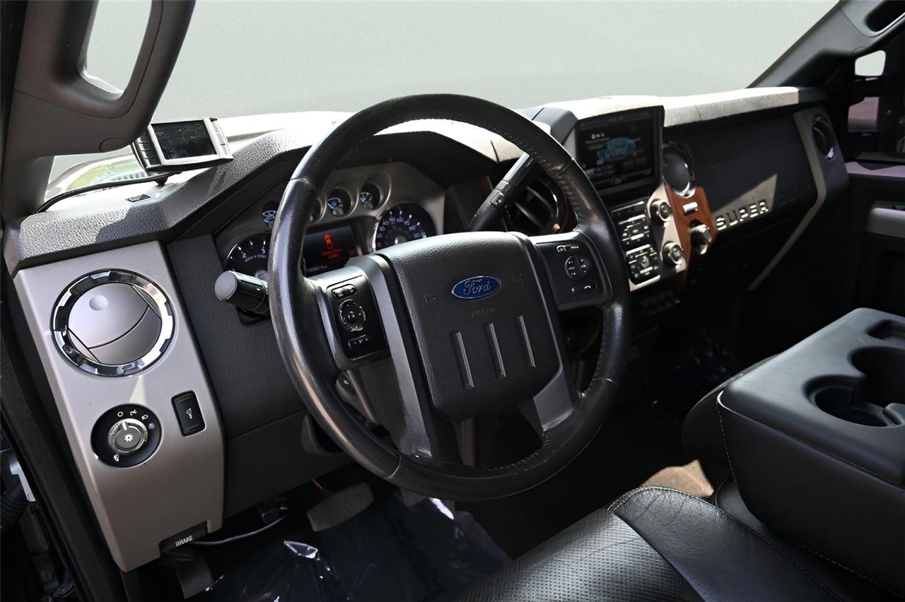 Ford Super Duty F-350 SRW 4WD Crew Cab 172" Platinum 2015