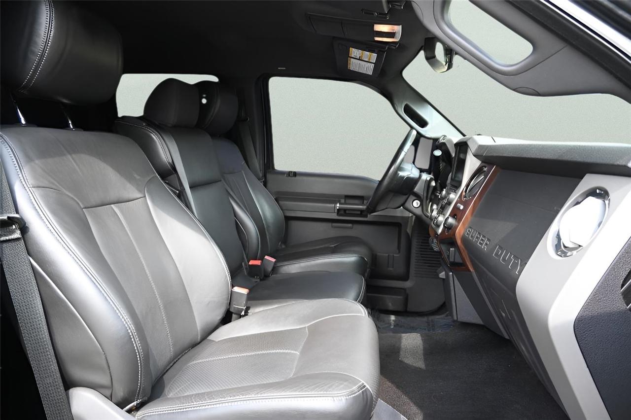 Ford Super Duty F-350 SRW 4WD Crew Cab 172" Platinum 2015