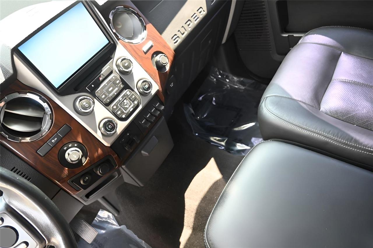 Ford Super Duty F-350 SRW 4WD Crew Cab 172" Platinum 2015