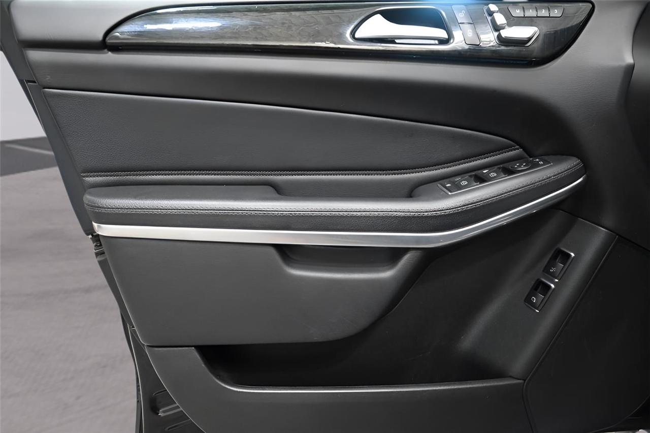 Mercedes-Benz GLS GLS 550 4MATIC SUV 2017