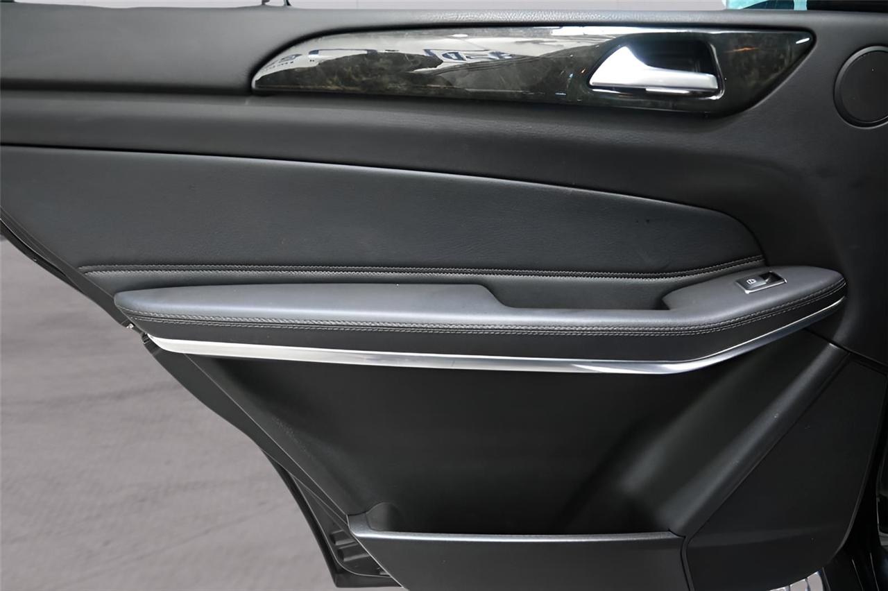 Mercedes-Benz GLS GLS 550 4MATIC SUV 2017