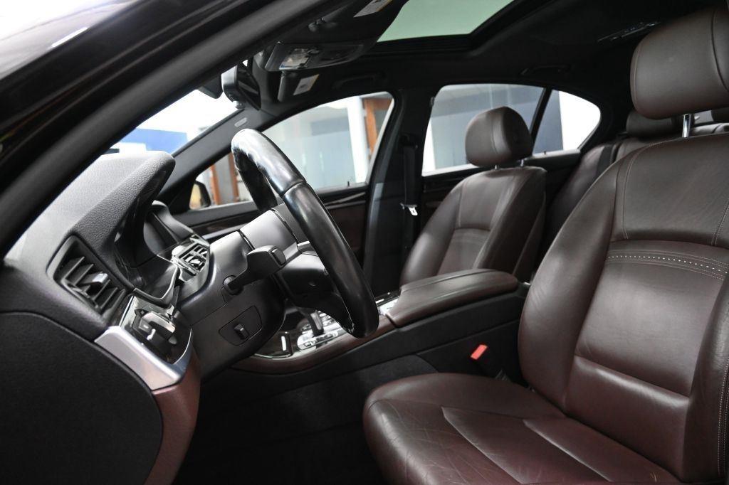 BMW 5 Series 4dr Sdn 528i xDrive AWD 2015