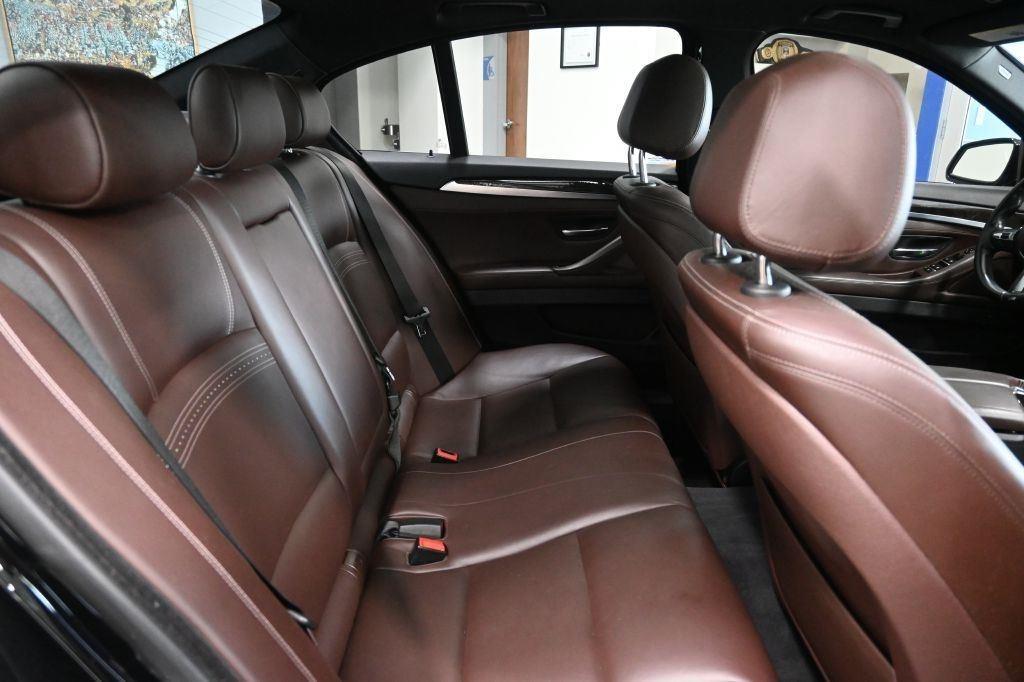 BMW 5 Series 4dr Sdn 528i xDrive AWD 2015