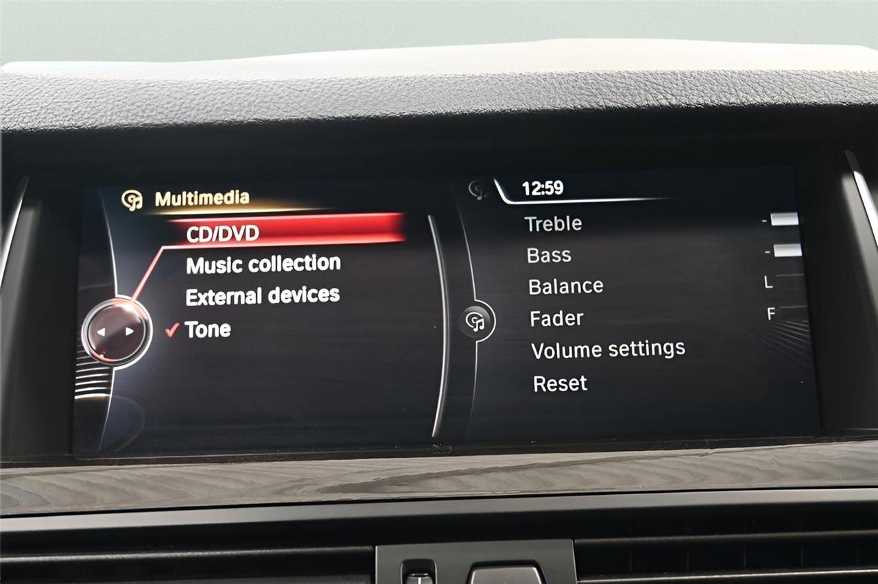 BMW 5 Series 4dr Sdn 528i xDrive AWD 2015