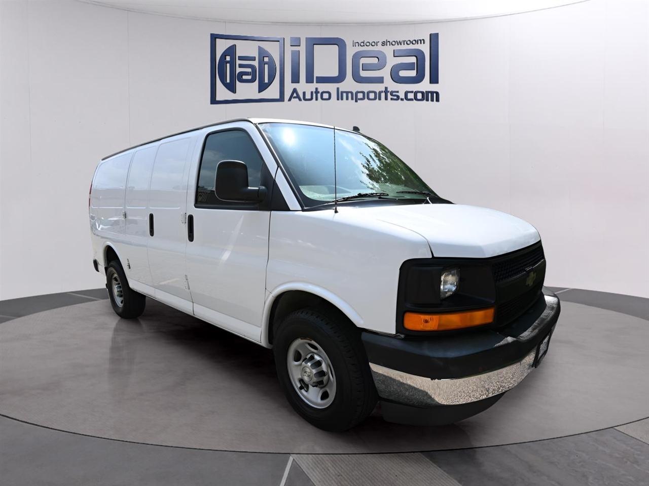 Chevrolet Express Cargo Van RWD 3500 135" 2017