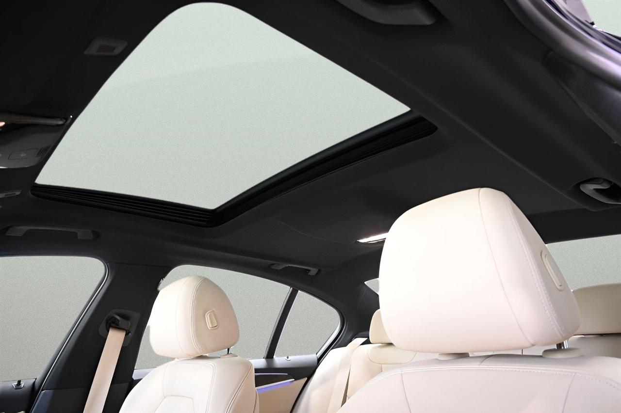 BMW 5 Series 530i xDrive Sedan 2020