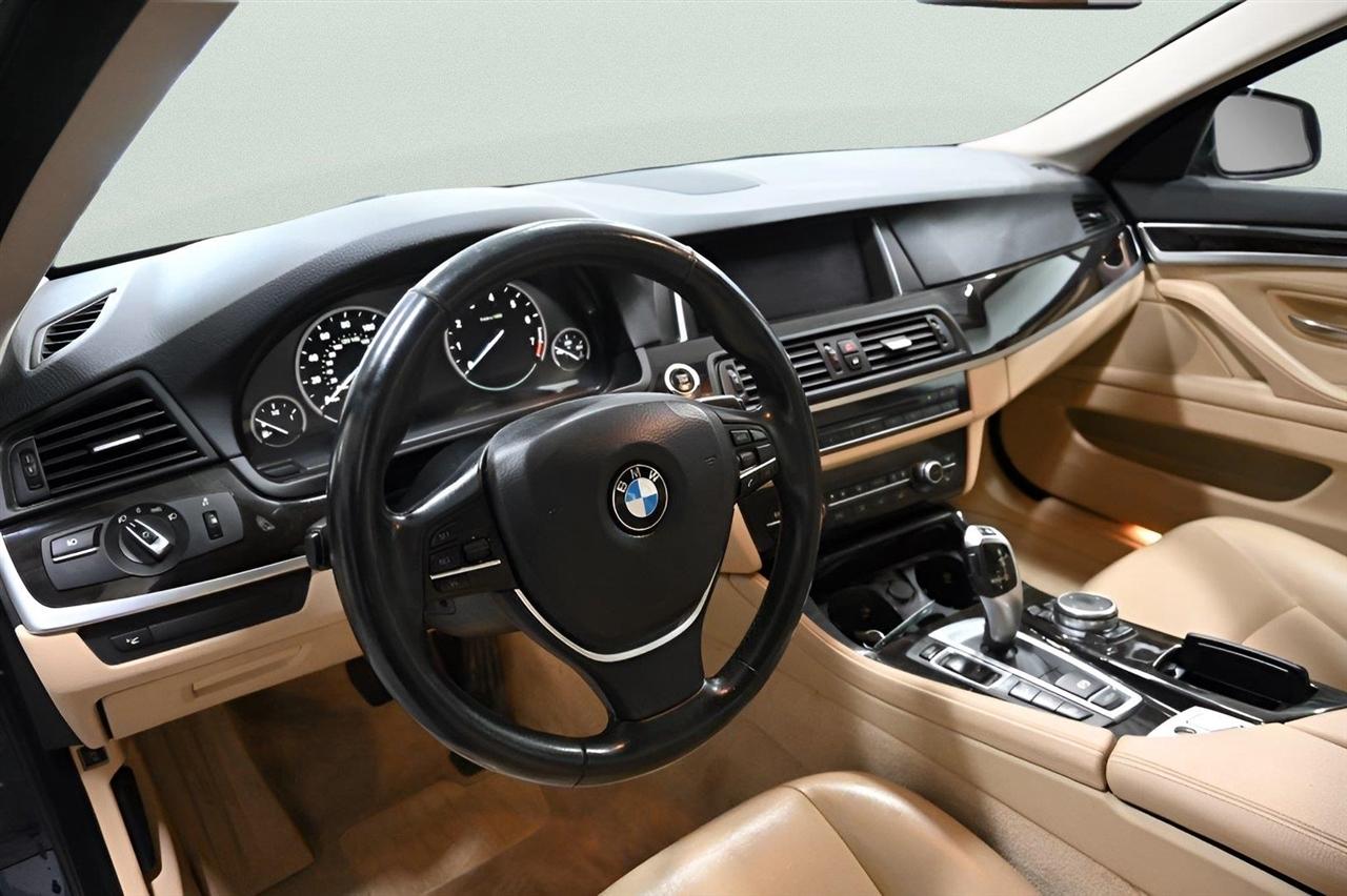 BMW 5 Series 4dr Sdn 535i xDrive AWD 2015