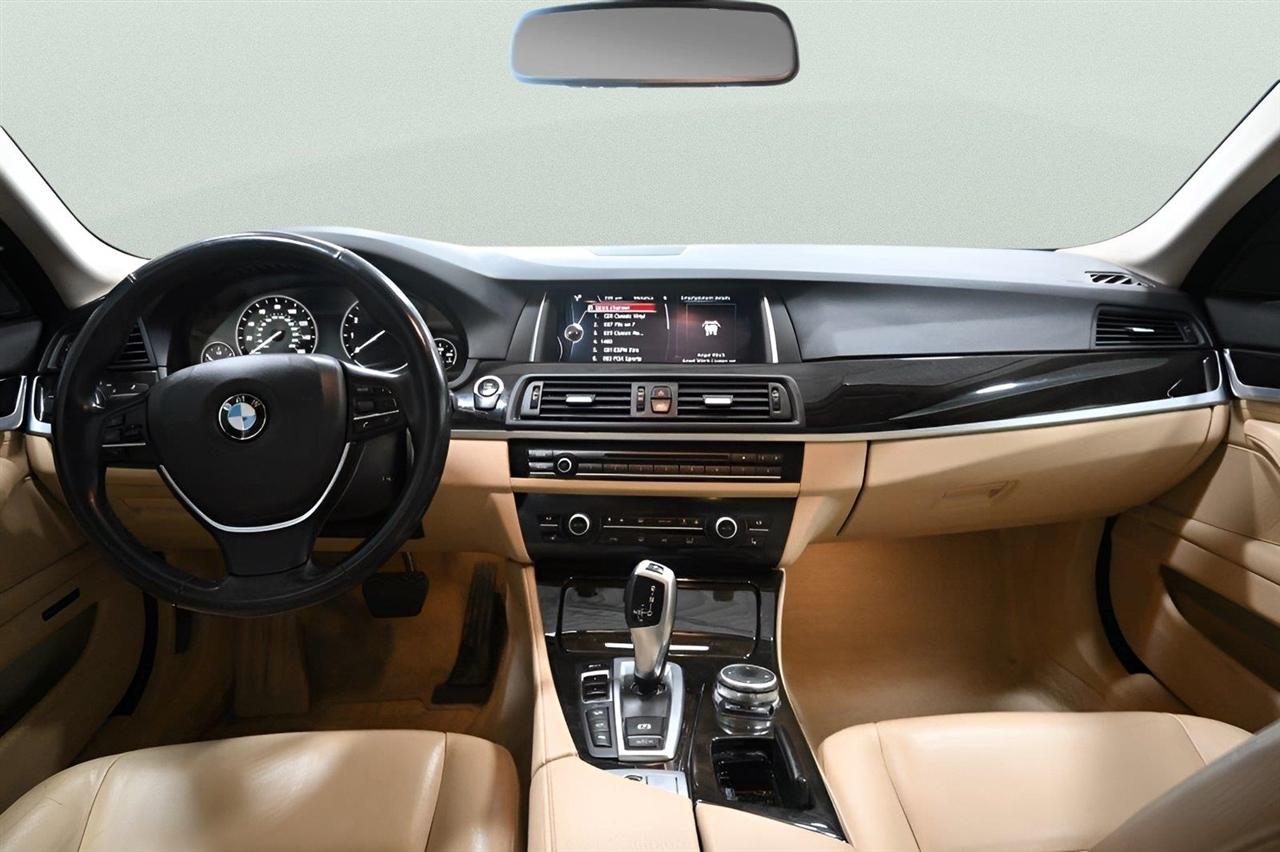 BMW 5 Series 4dr Sdn 535i xDrive AWD 2015
