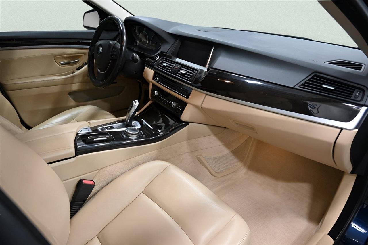 BMW 5 Series 4dr Sdn 535i xDrive AWD 2015