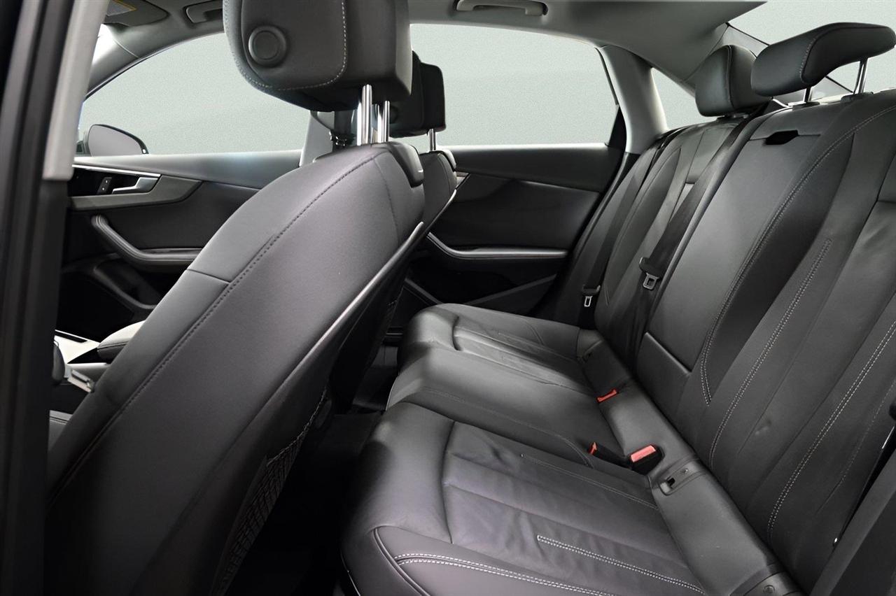 Audi A4 Sedan Premium Plus 40 TFSI quattro 2021