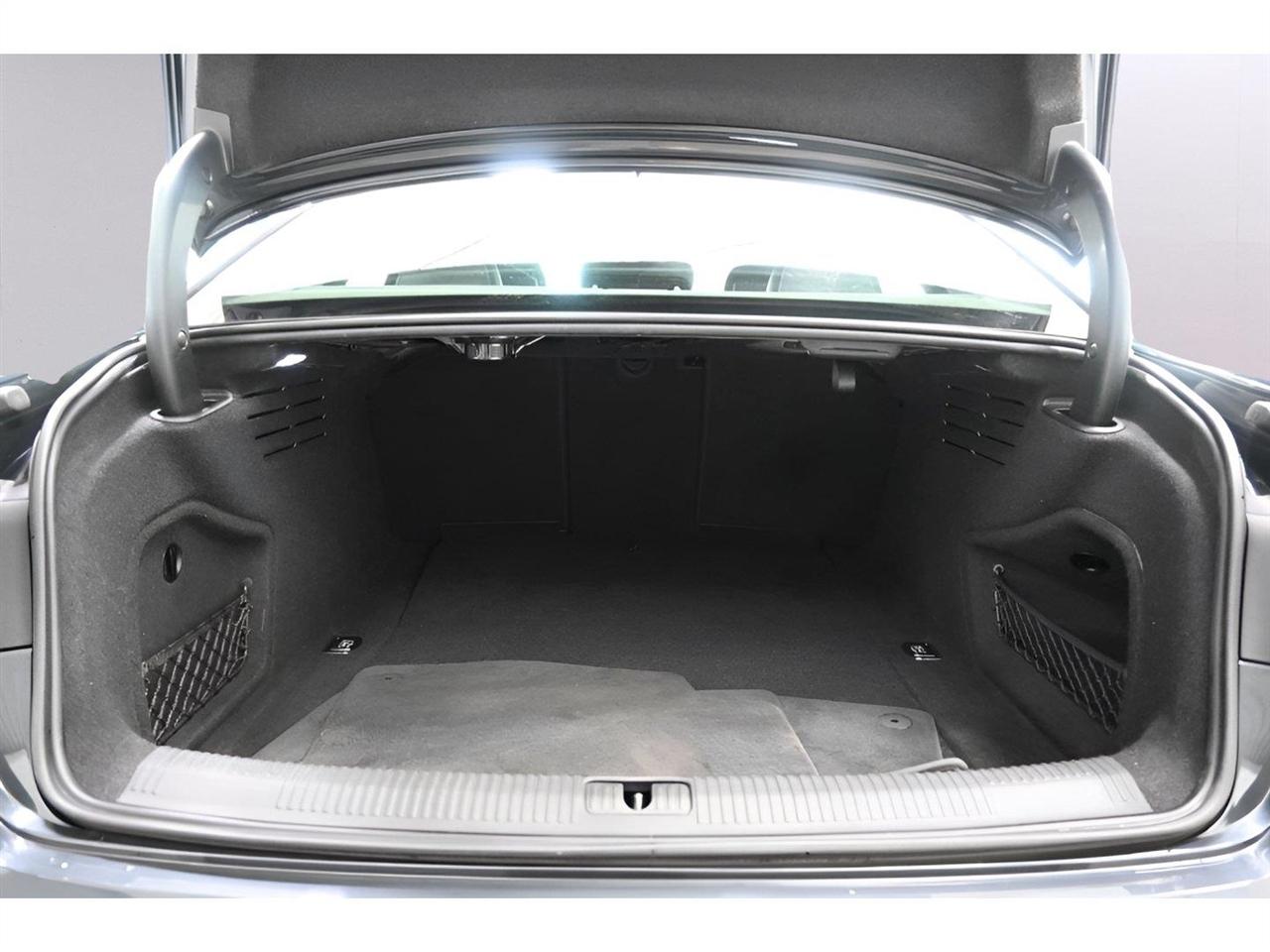 Audi A4 Sedan Premium Plus 40 TFSI quattro 2021