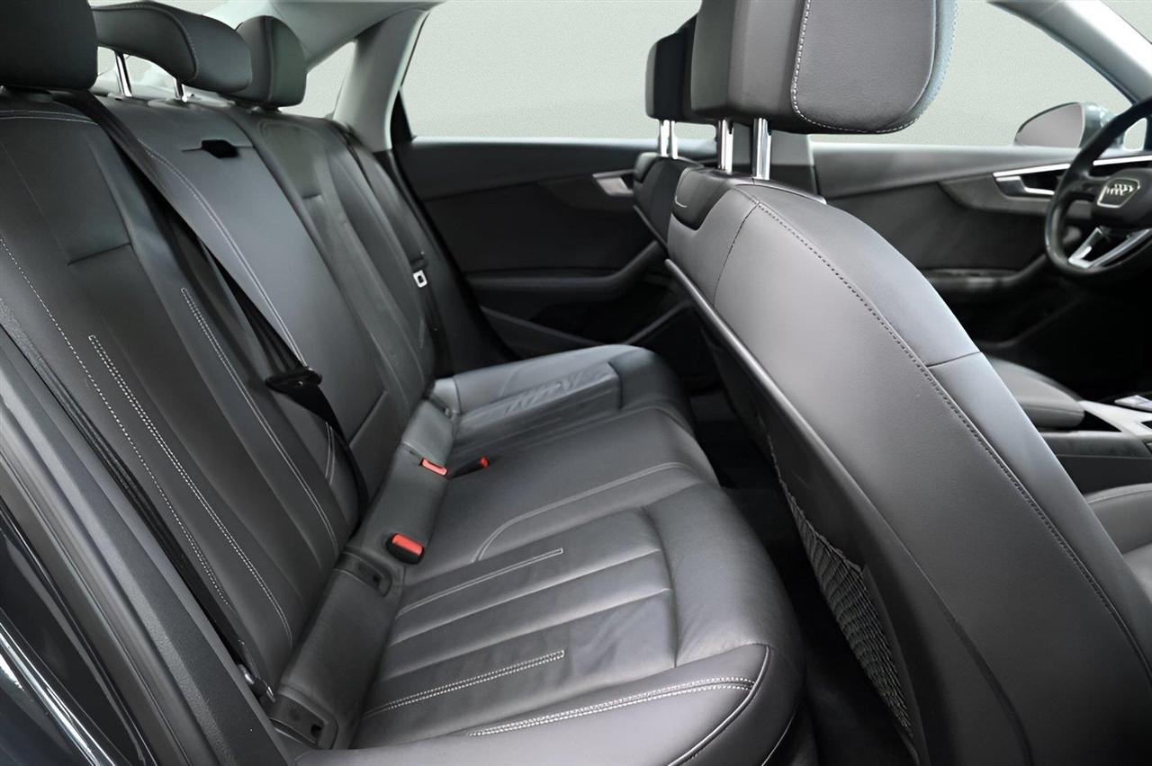 Audi A4 Sedan Premium Plus 40 TFSI quattro 2021