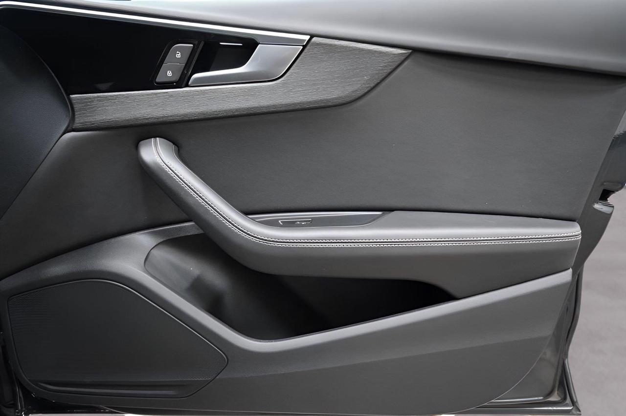 Audi A4 Sedan Premium Plus 40 TFSI quattro 2021