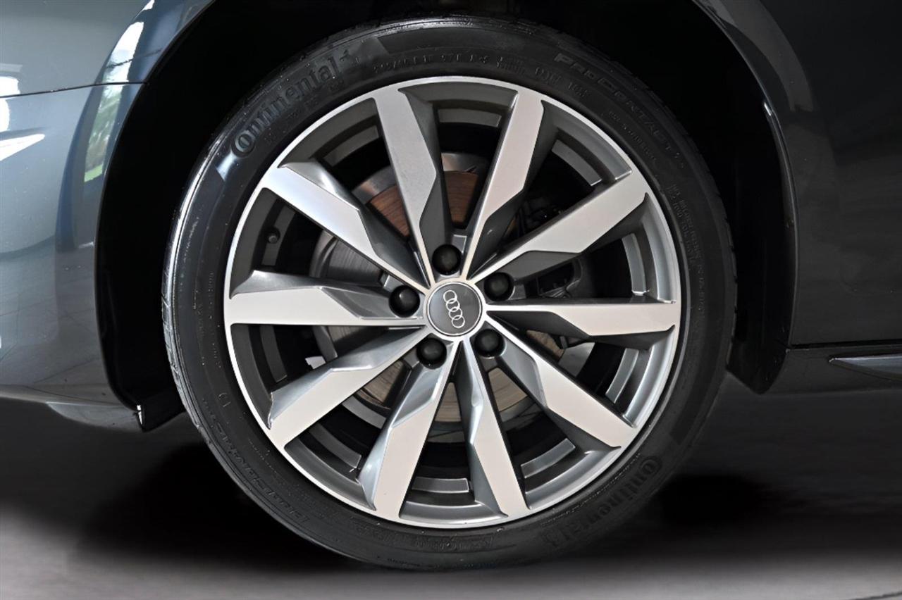 Audi A4 Sedan Premium Plus 40 TFSI quattro 2021