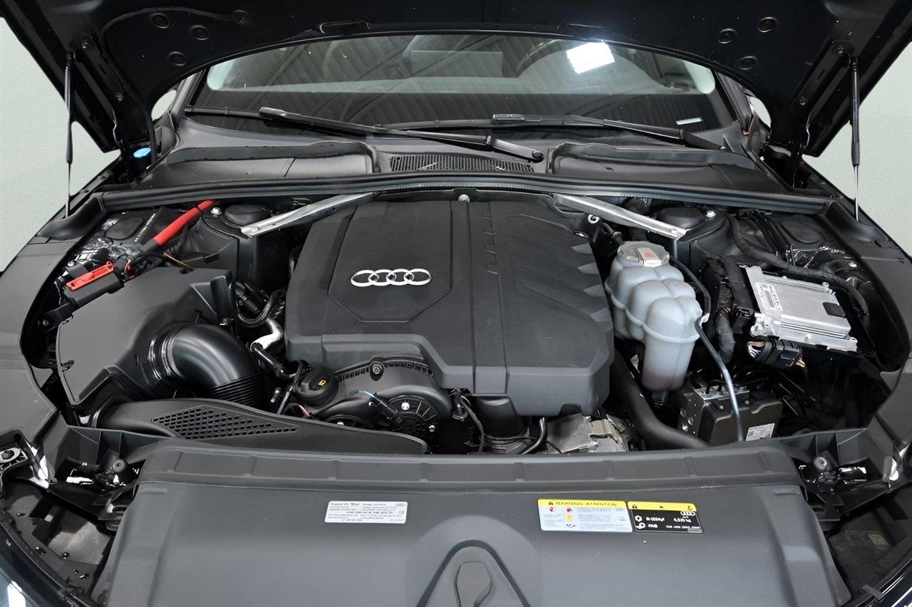 Audi A4 Sedan Premium Plus 40 TFSI quattro 2021