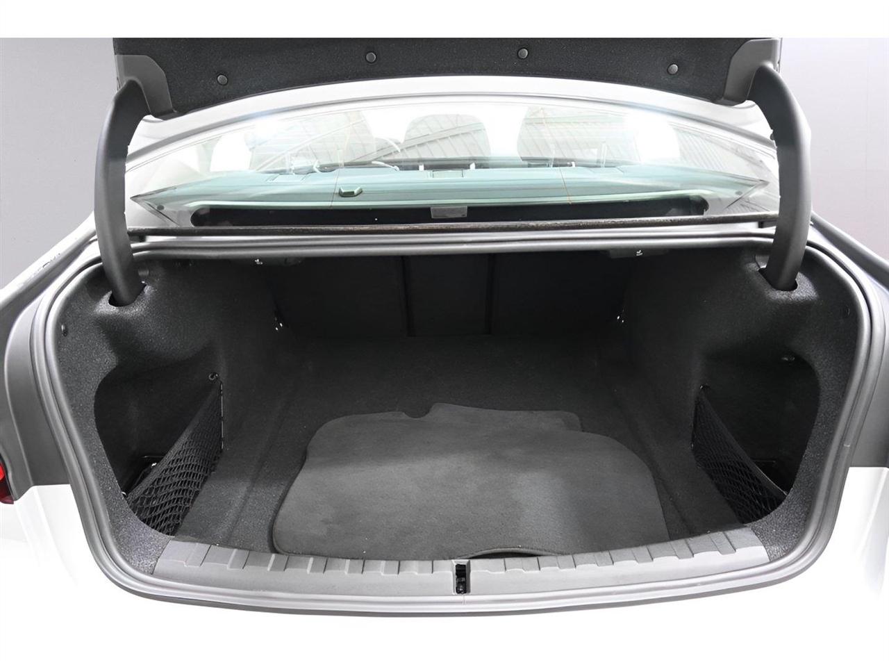 BMW 3 Series 330i xDrive Sedan 2019