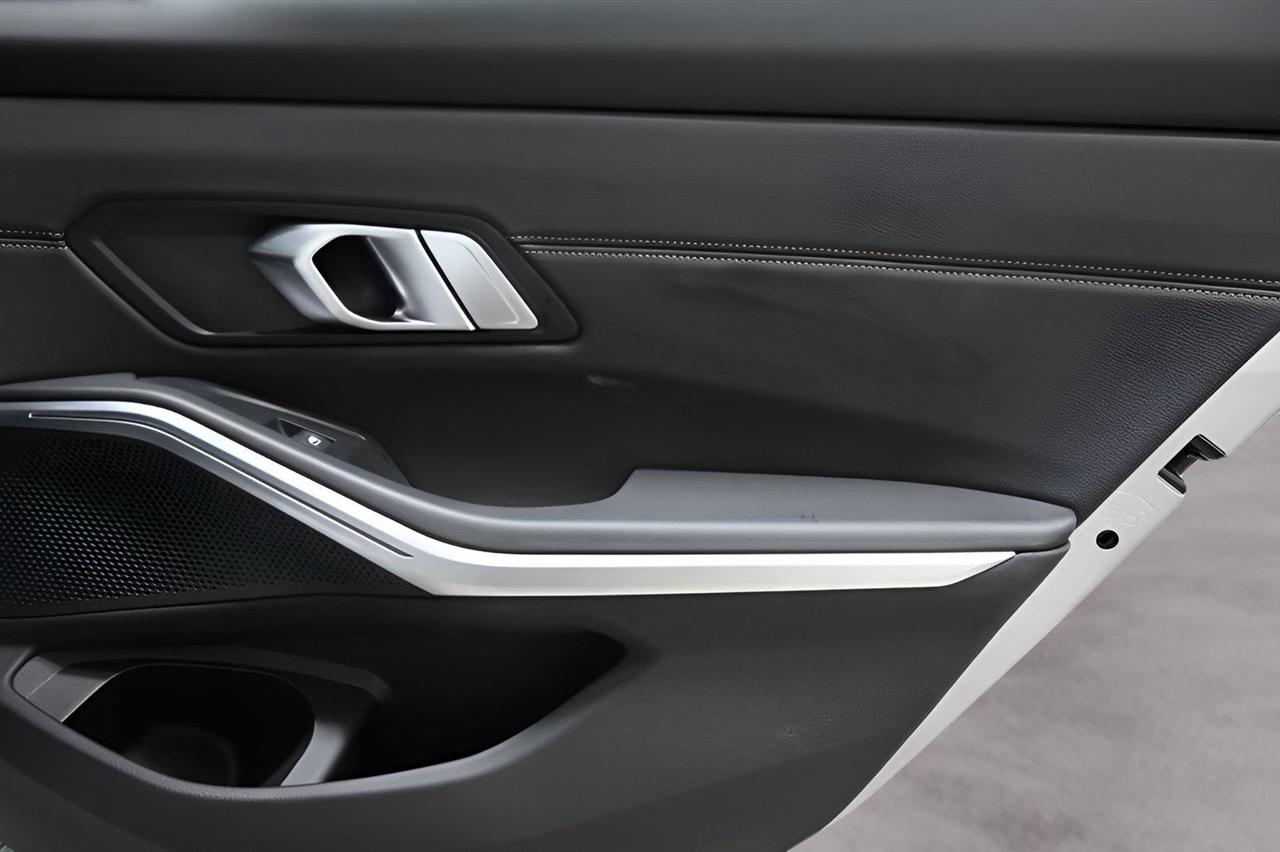 BMW 3 Series 330i xDrive Sedan 2019