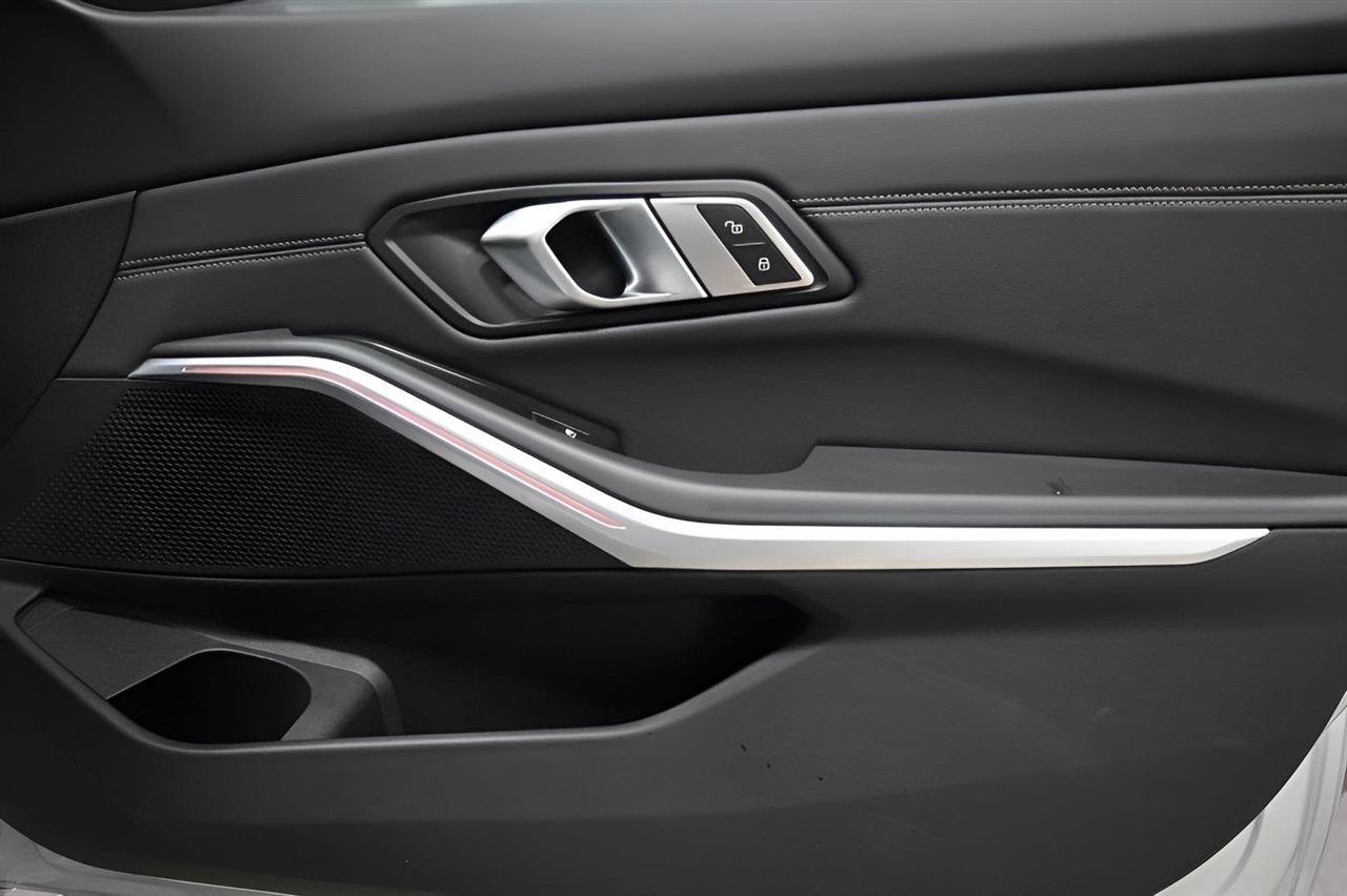 BMW 3 Series 330i xDrive Sedan 2019
