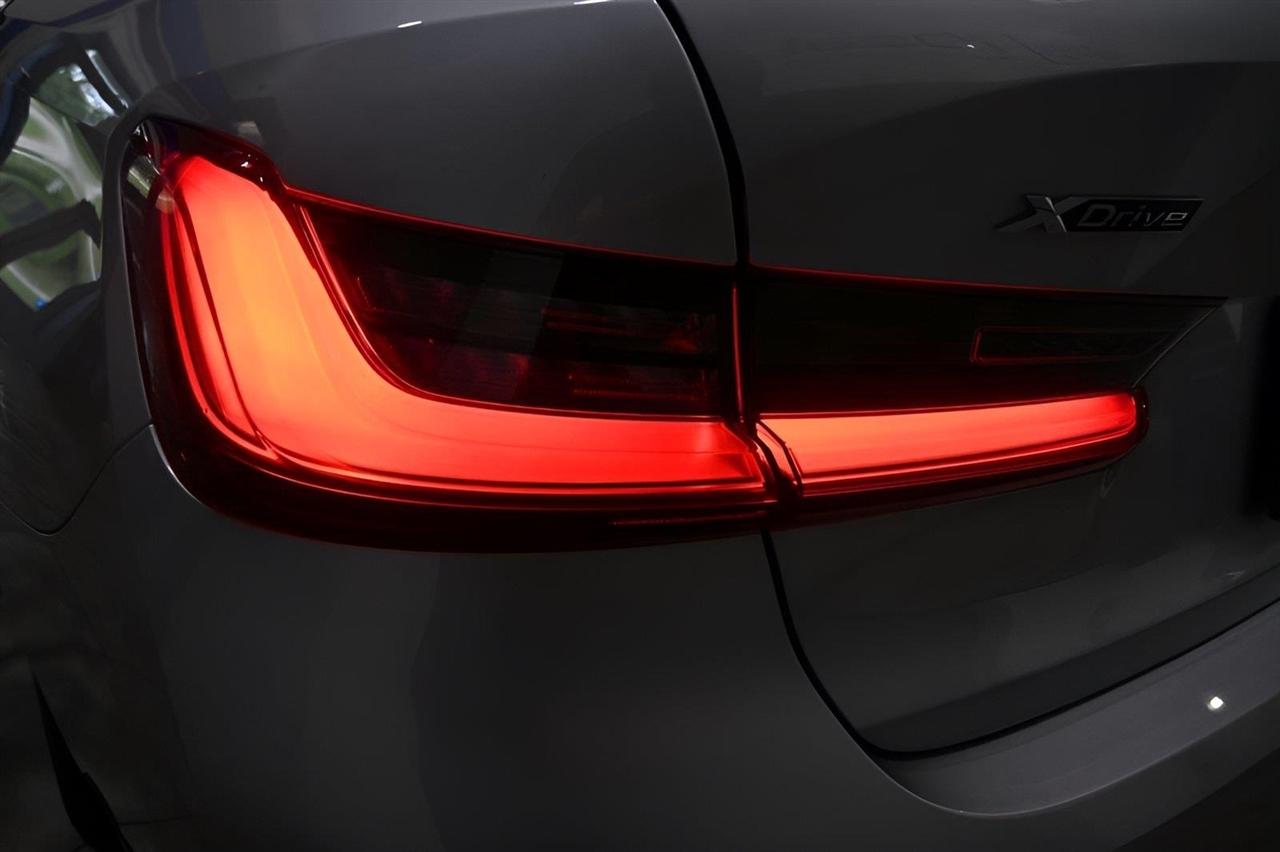 BMW 3 Series 330i xDrive Sedan 2019