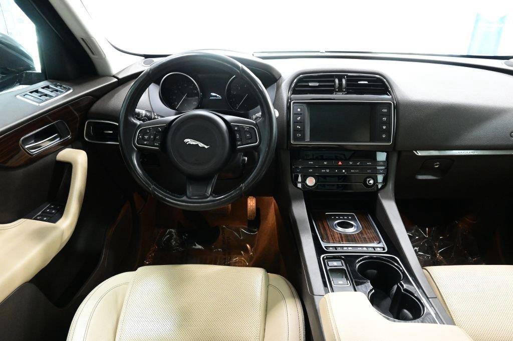 Jaguar F-Pace 35t Prestige AWD 2017