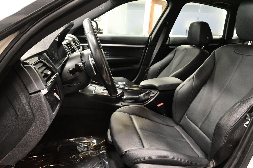 BMW 3 Series Gran Turismo 5dr 328i xDrive Gran Turismo AWD SULEV 2016