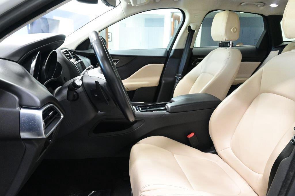 Jaguar F-Pace 25t Premium AWD 2019