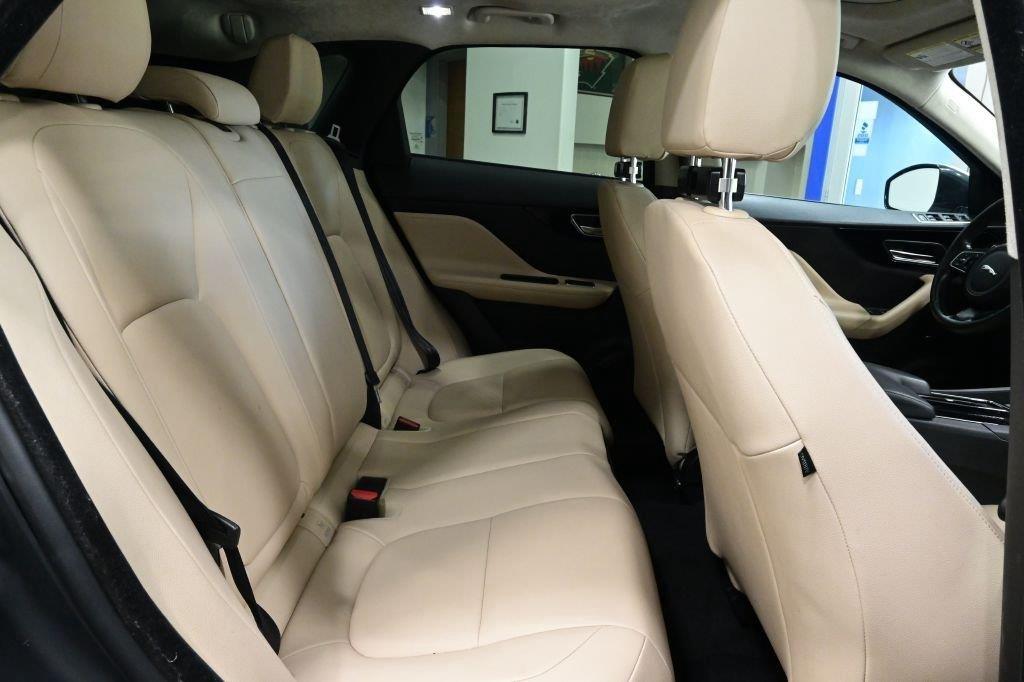 Jaguar F-Pace 25t Premium AWD 2019