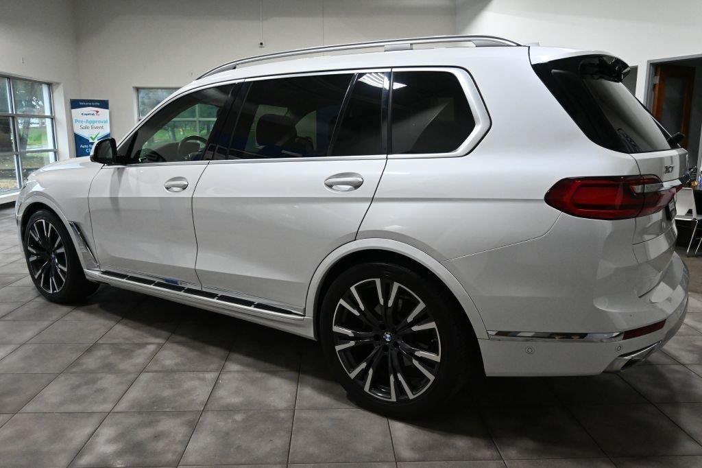 BMW X7 xDrive40i Sports Activity Vehicle 2021