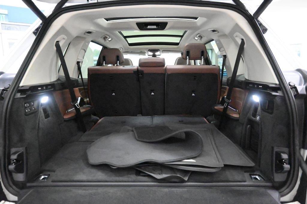 BMW X7 xDrive40i Sports Activity Vehicle 2021