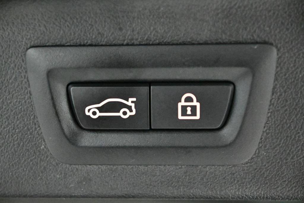 BMW X7 xDrive40i Sports Activity Vehicle 2021