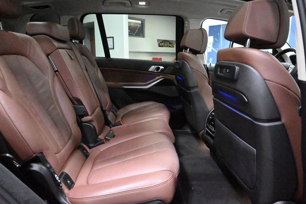 BMW X7 xDrive40i Sports Activity Vehicle 2021