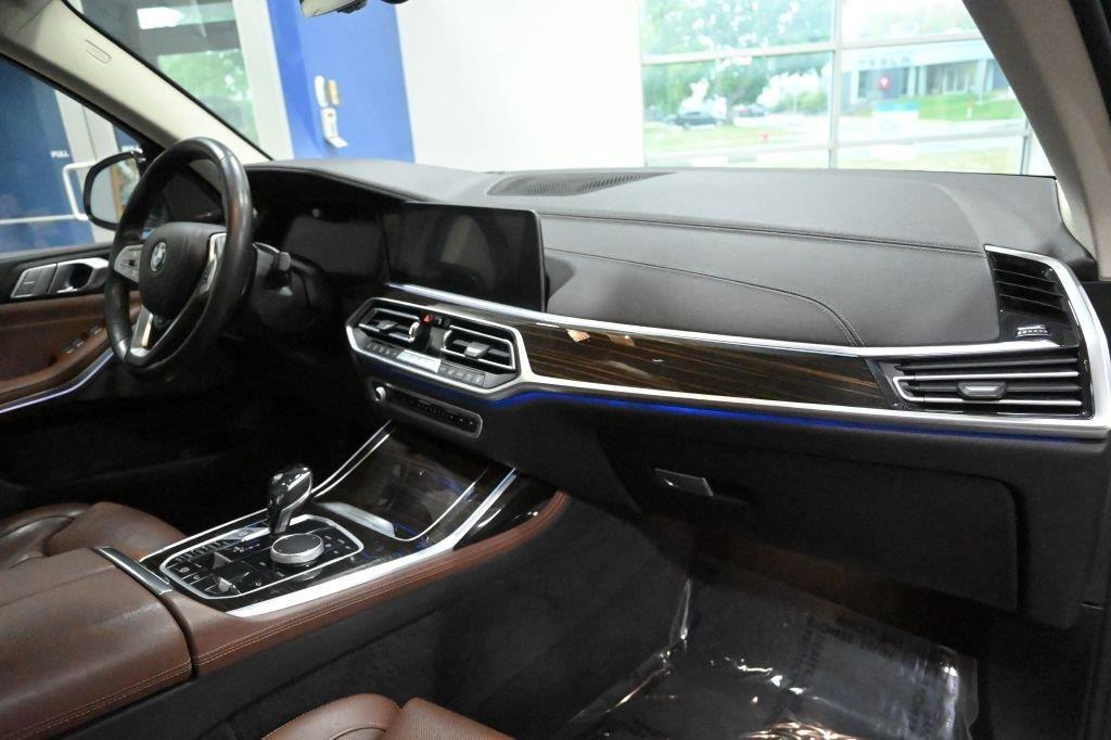 BMW X7 xDrive40i Sports Activity Vehicle 2021