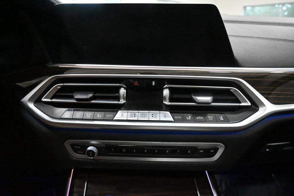 BMW X7 xDrive40i Sports Activity Vehicle 2021