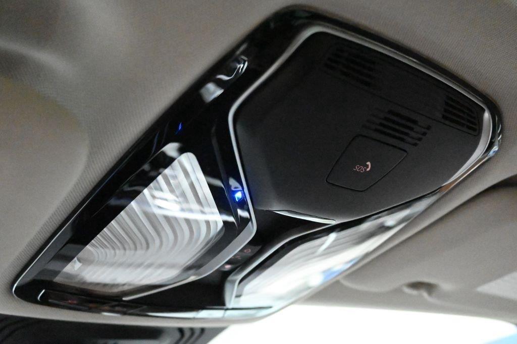 BMW X7 xDrive40i Sports Activity Vehicle 2021