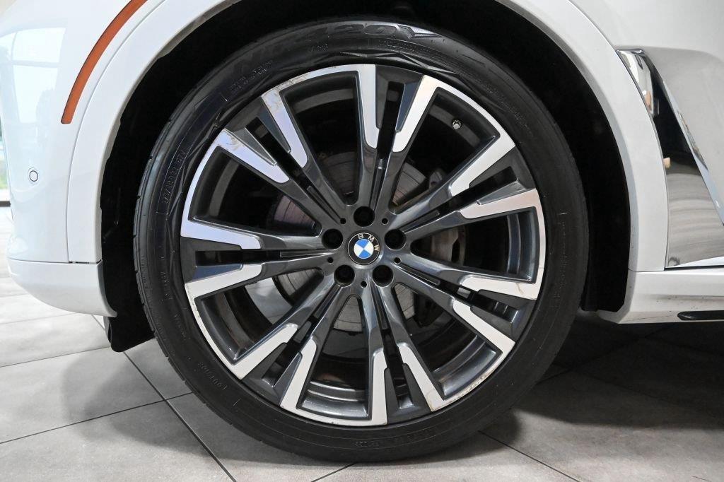 BMW X7 xDrive40i Sports Activity Vehicle 2021
