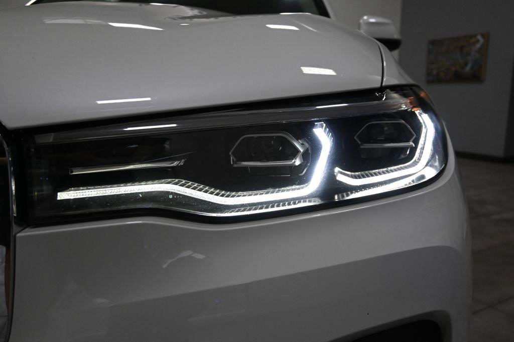 BMW X7 xDrive40i Sports Activity Vehicle 2021
